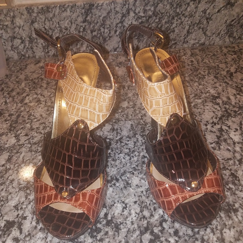 Shoes39 - Picture 2 of 3